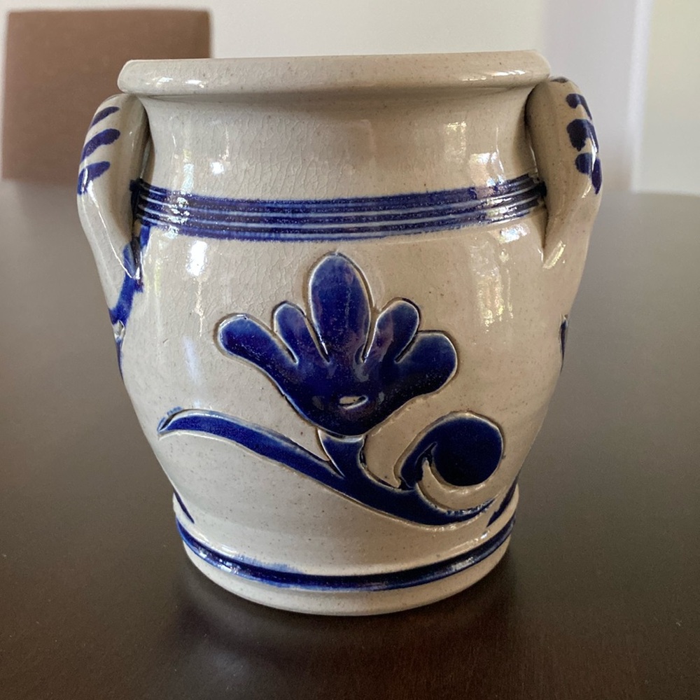 Williamsburg Restoration Stoneware Crock